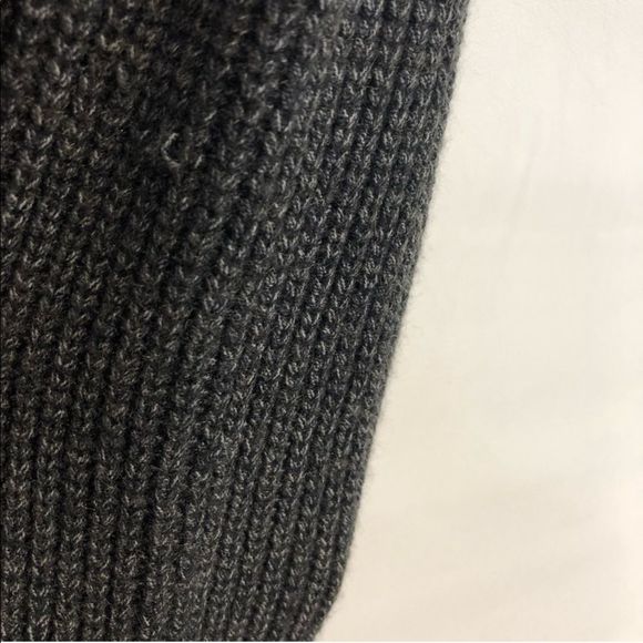 Emory Park V neck sweater - Picture 7 of 7